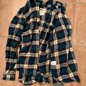 American Eagle plaid long sleeve shirt